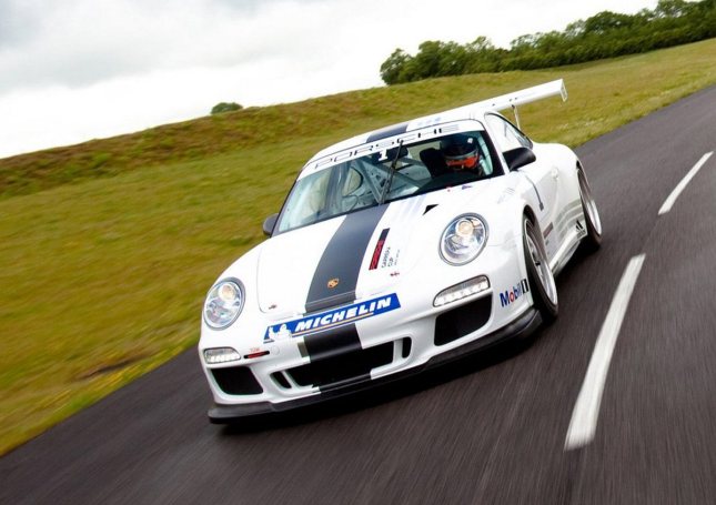 2011-Porsche-911-GT3-RS-4-0-Limited-Edition-exterior-view