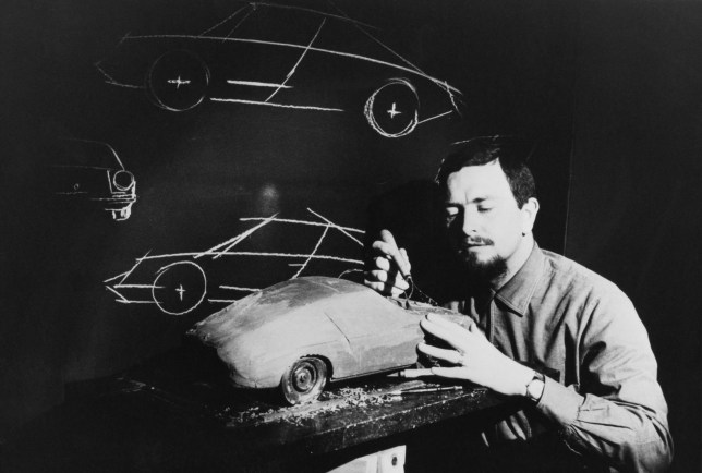 Ferdinand Alexander Porsche next to Modell Typ 911 (1968)