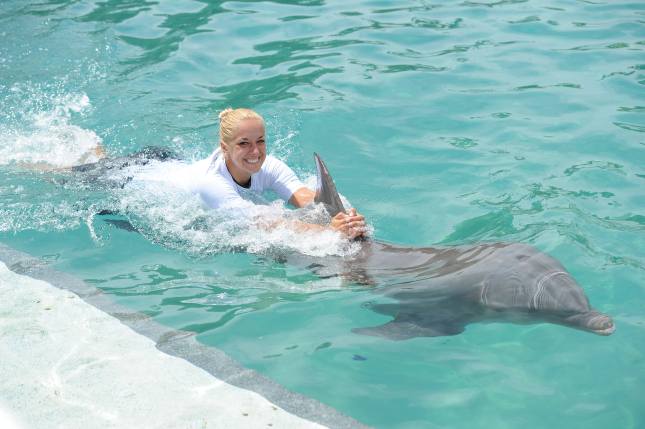 Sabine Lisicki in Miami Seaquarium