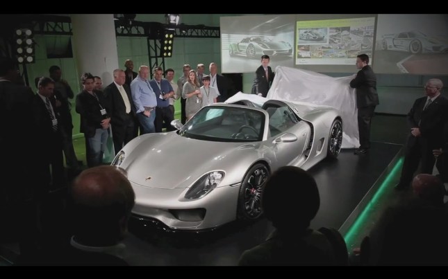 2014-Porsche-918-Spyder-reveal-front-three-quarter