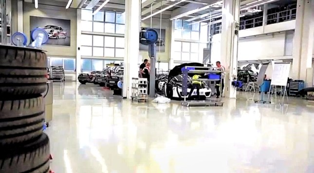 Vorhang auf der Porsche 918 Spyder DE YouTube.png6_Snapseed