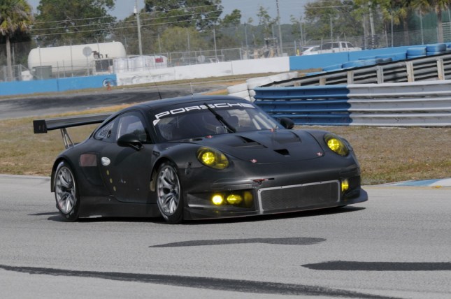 Test drive Porsche 911 RSR