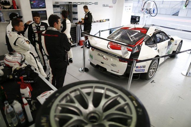 Porsche 911 RSR, Porsche AG Team Manthey: Marc Lieb, Richard Lietz, Romain Dumas