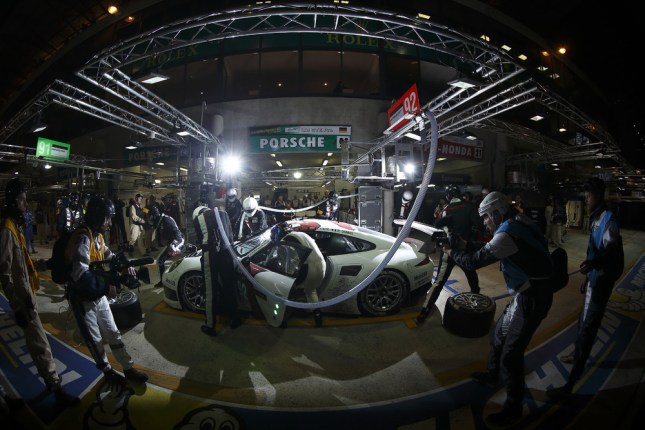 Porsche 911 RSR, Porsche AG Team Manthey: Marc Lieb, Richard Lietz, Romain Dumas