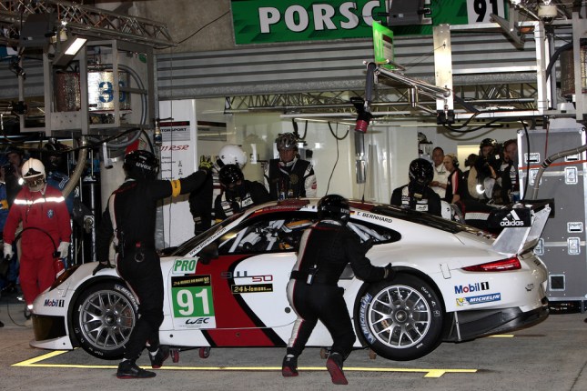 Porsche 911 RSR, Porsche AG Team Manthey- Jörg Bergmeister, Patrick Pilet, Timo Bernhard - M13_1364