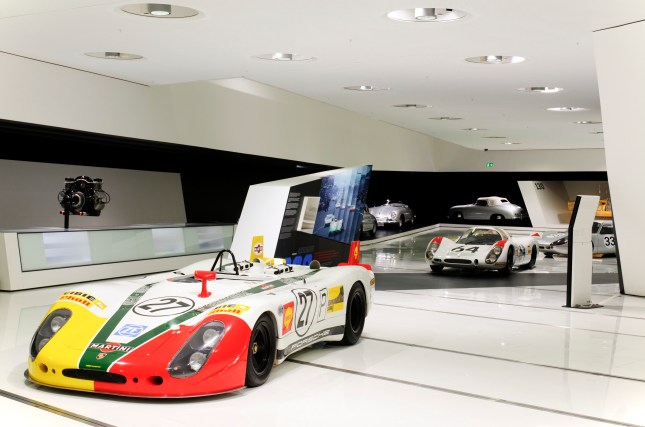 For the first time on display: The Porsche 908/02 Spyder LH with the nickname „shark fines“ achieves the 3rd place in the overall classification.