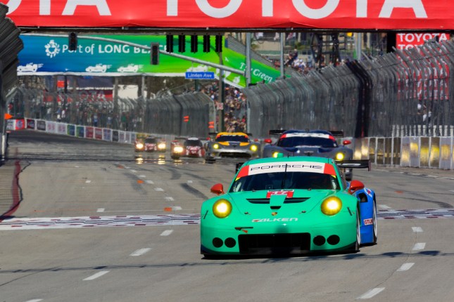 Porsche 911 RSR, Team Falken Tire: Wolf Henzler, Bryan Sellers