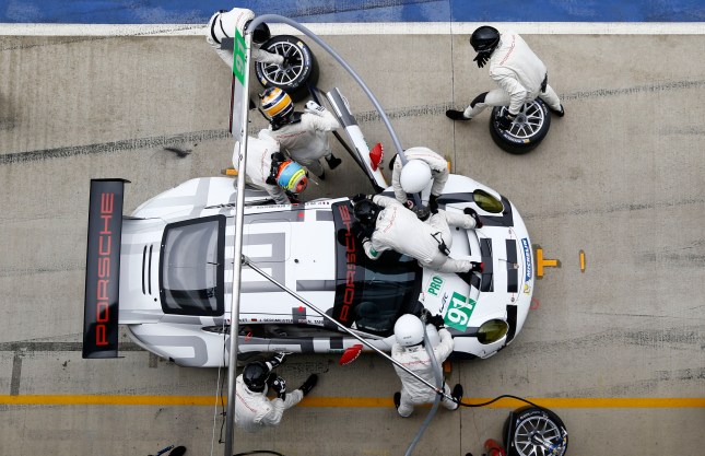 Porsche 911 RSR, Porsche Team Manthey: Patrick Pilet, Joerg Bergmeister, Nick Tandy