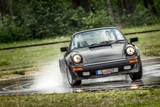 Tyre tests for classic Porsche cars: 911 Turbo (1983)