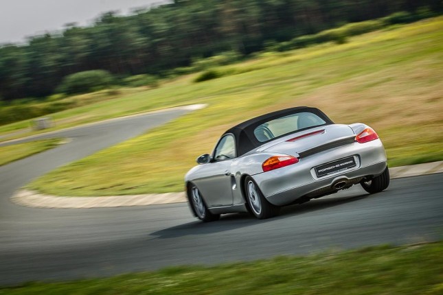 Tyre tests for classic Porsche cars: first generation Boxster (1996)