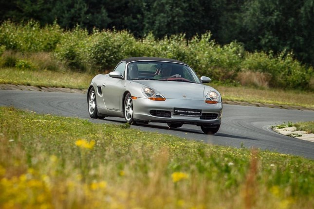 Tyre tests for classic Porsche cars: first generation Boxster (1996)