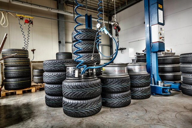 Tyre tests for classic Porsche cars: modern tyres preserve driving pleasure and driving safety