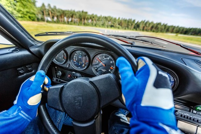 Tyre tests for classic Porsche cars: extensive testing by Porsche tyre experts