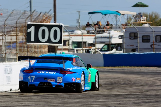 Porsche 911 RSR (#17), Team Falken Tire: Wolf Henzler, Patrick Long, Bryan Sellers